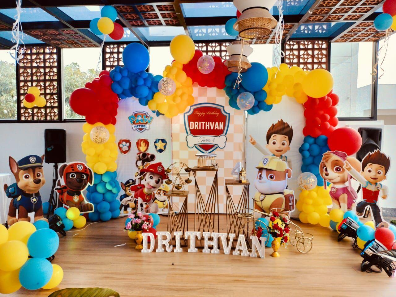 Grand Decor