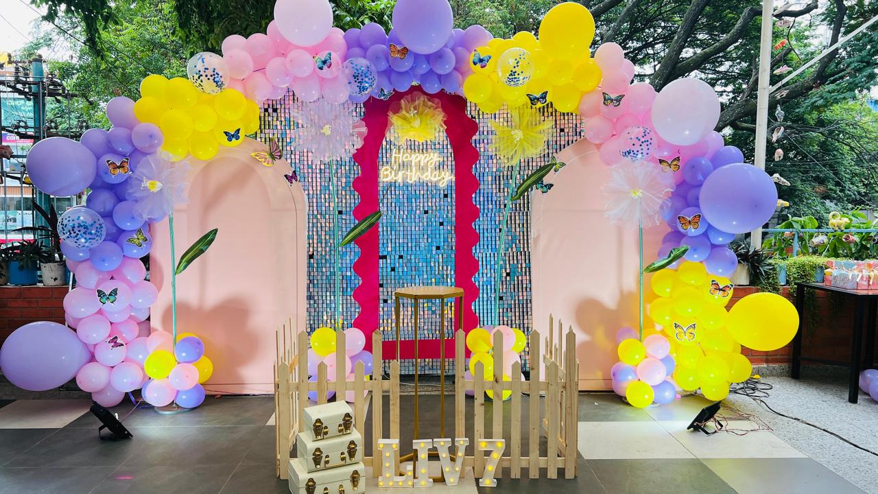 Grand Decor